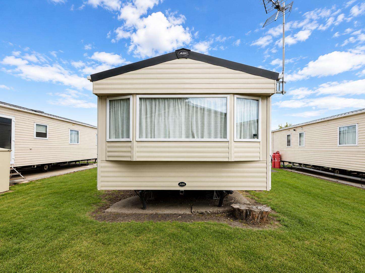 You can build sandcastles on the beach, explore the historic coastline, or simply relax in the sun. Harwich offers a wonderful backdrop for creating treasured memories - property