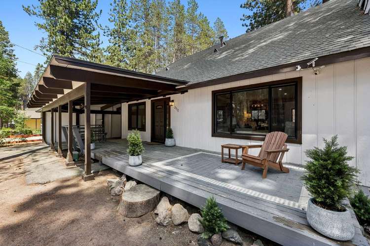 Modern Mtn Cabin • Hot Tub • 4BR • Sleeps 8+ Preview 0