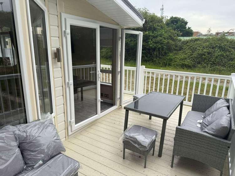 46168V⭐ – Valley Farm, 3 bed, 8 berth caravan with decking, C/H and D/G. Diamond rated. Preview 0
