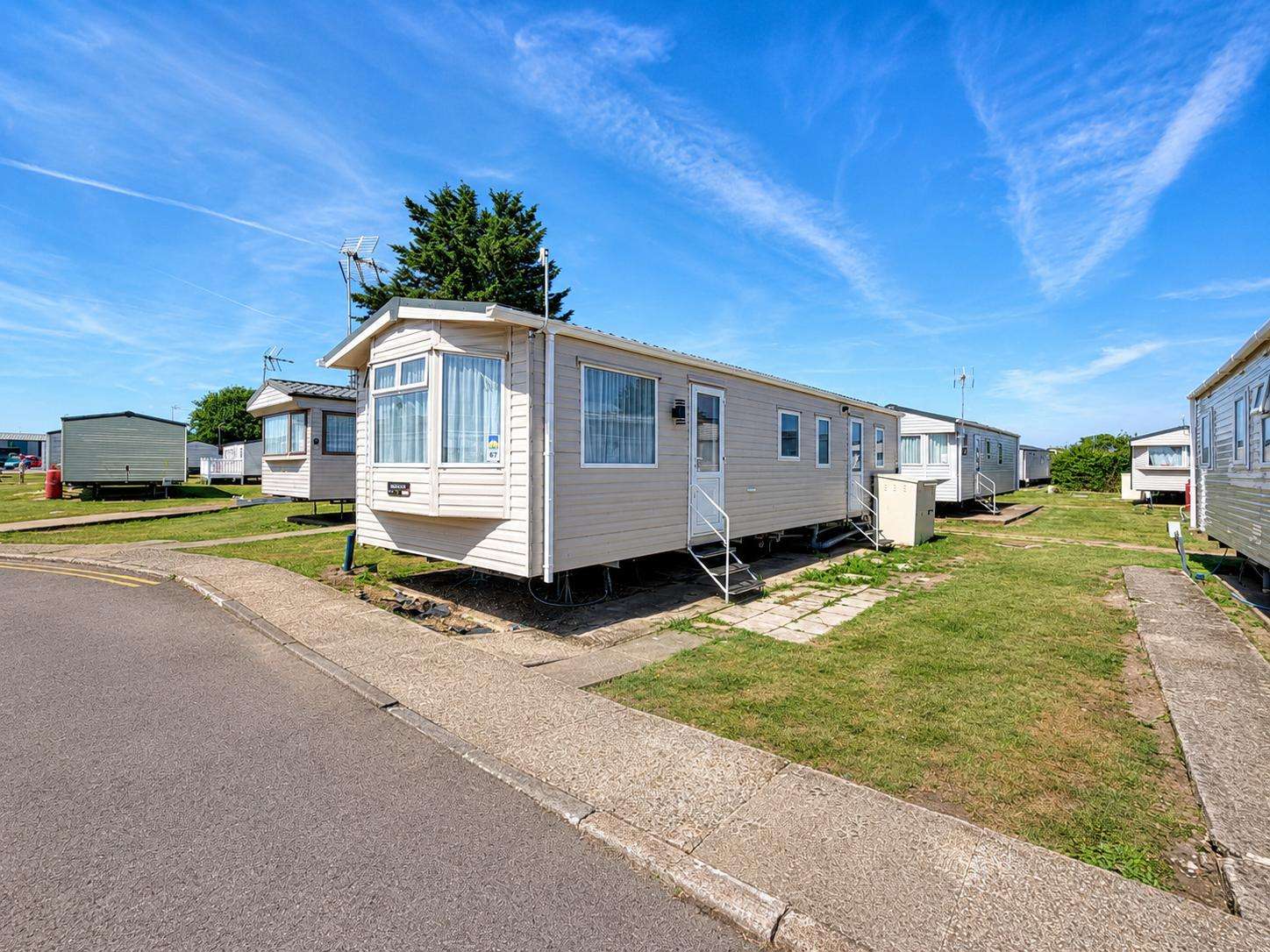 Enjoy a stay at this modern caravan in Essex, moments for the golden sands - property