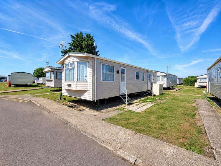 27057SW⭐ – Seawick, 3 bed, 8 berth caravan with D/H and C/H. Ruby rated. Preview 0
