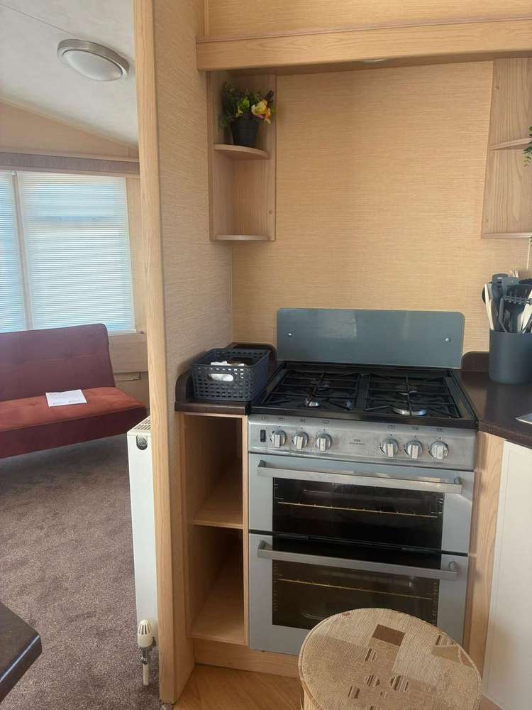 36091F⭐ – F area, 3 bed, 8 berth caravan with D/G and C/H. Emerald rated. Preview 4