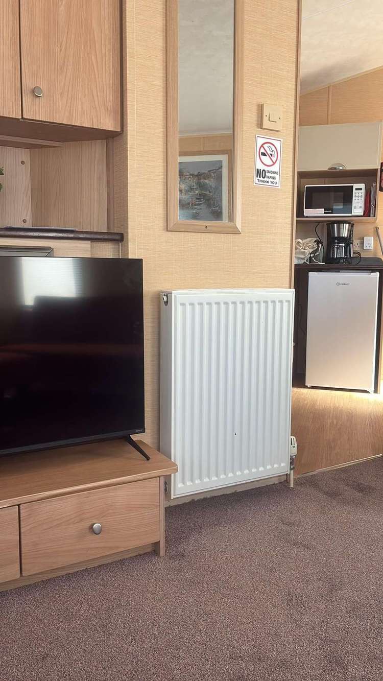36091F⭐ – F area, 3 bed, 8 berth caravan with D/G and C/H. Emerald rated. Preview 3