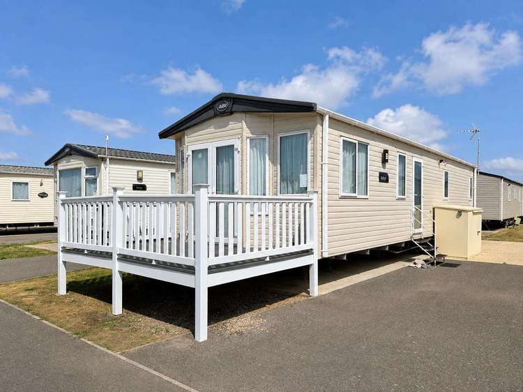 27412SW⭐ – Seawick, 3 bed, 8 berth caravan with decking, D/G & C/H. Opal rated. Preview 0
