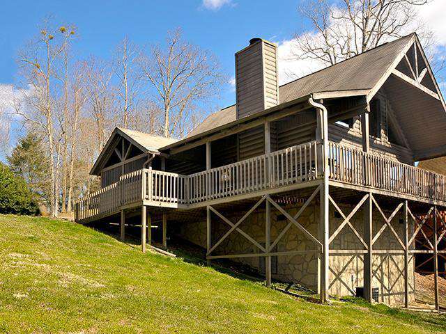 Cozy Bear – Country Pines Resort Preview 0