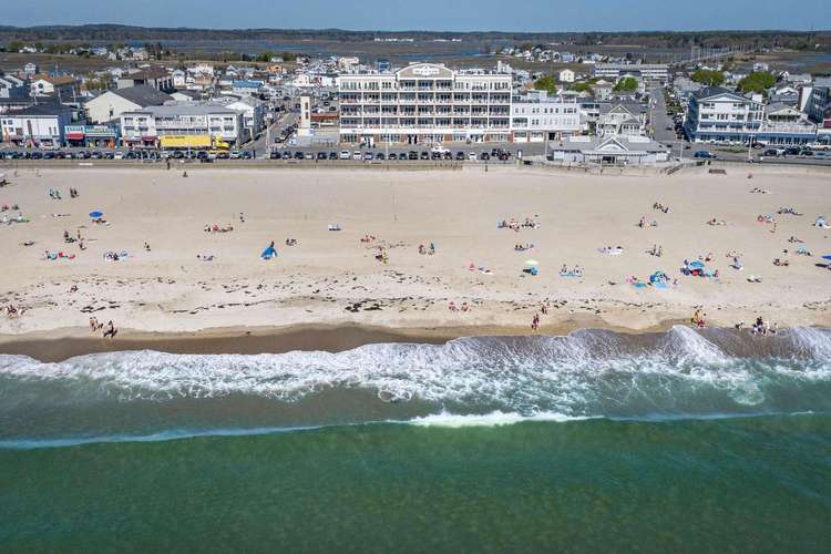 118 | Surf Condos #203 Preview 0