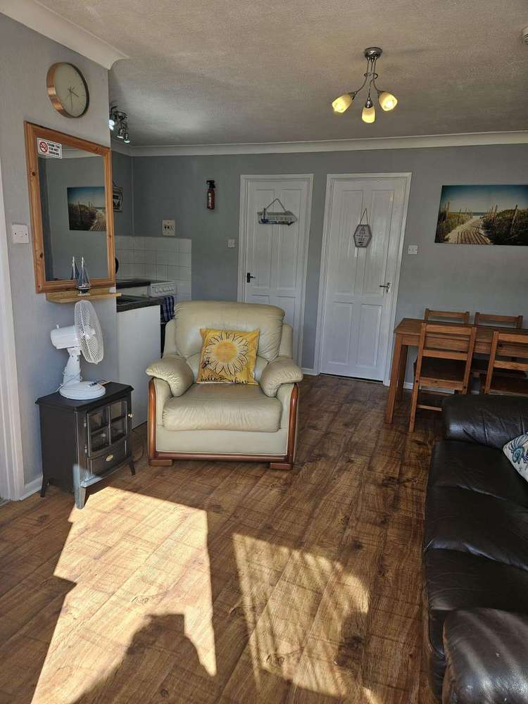 00064BA⭐ – Belle Aire, 2 bed, 4 berth chalet with double glazing. Emerald rated. Preview 0