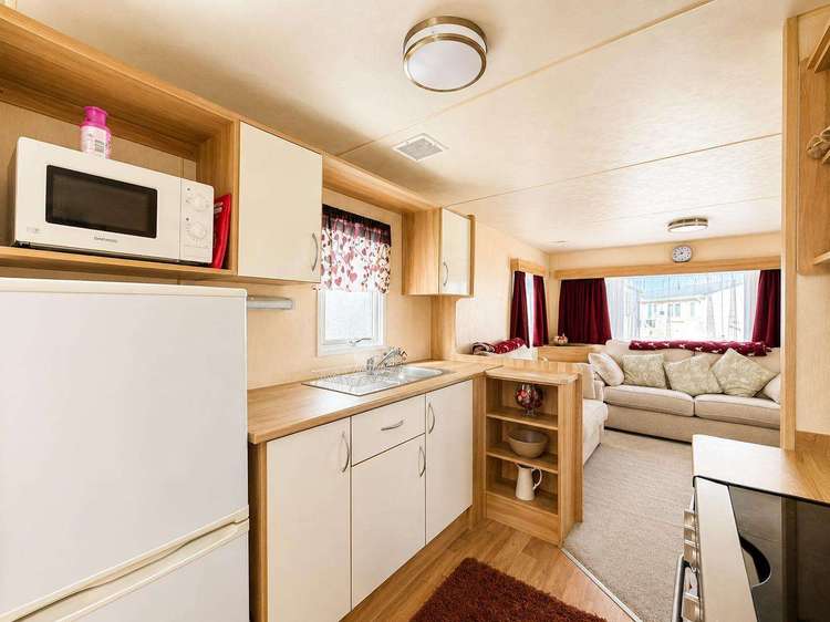 55032PA⭐ – PA area, 3 bed, 6 berth caravan with side decking, D/G and C/H. Ruby rated. Preview 5