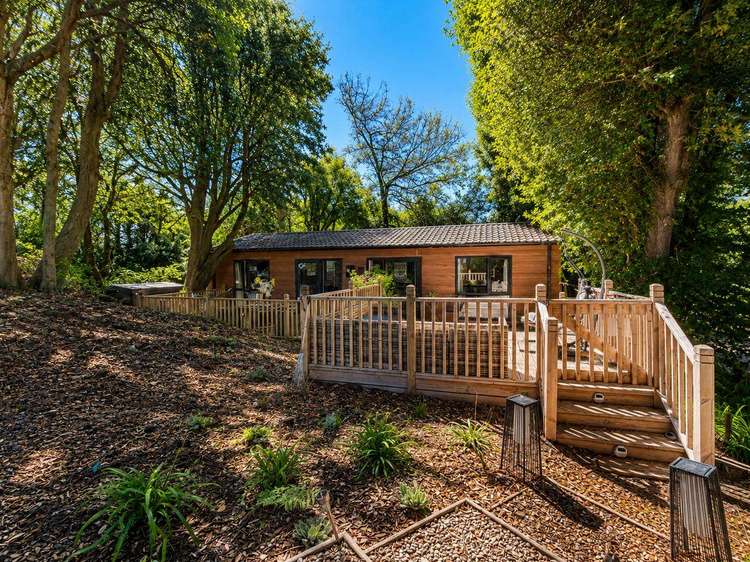 32204OG⭐ – 4 Ocean Glade Phase 2, 2 bed, 4 berth lodge with full sea-views. Platinum-Deluxe rated Preview 1