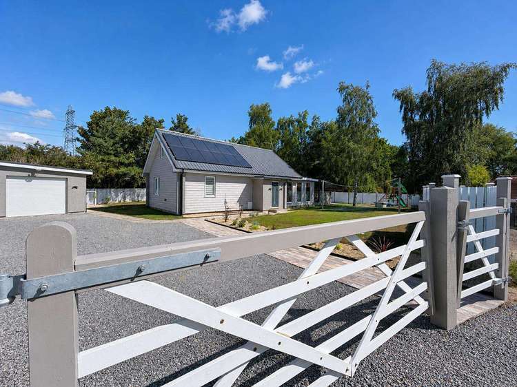 34034G – Gabby Lodge, 3 bed 8 berth luxury holiday home with hot tub. Pearl rated Preview 1