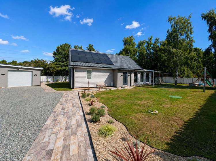 34034G – Gabby Lodge, 3 bed 8 berth luxury holiday home with hot tub. Pearl rated Preview 3