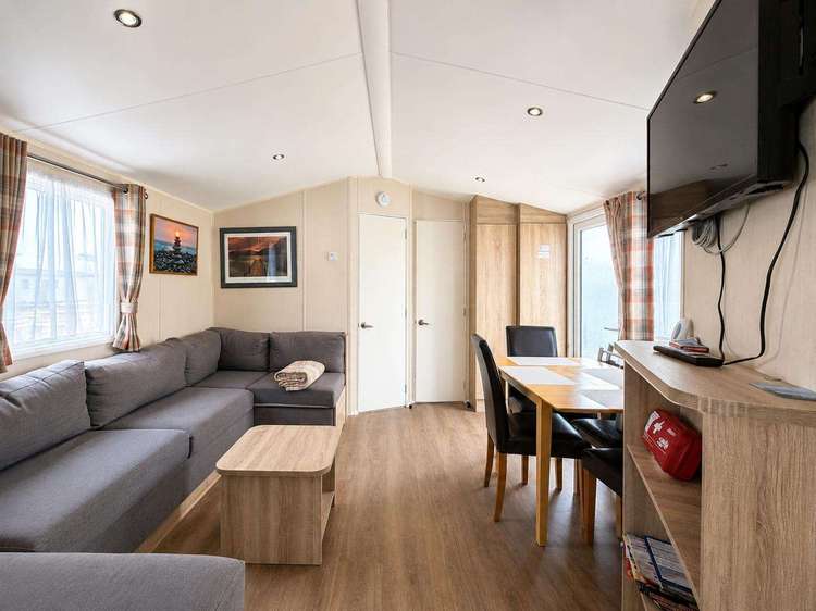 27219SW⭐ – Seawick, 4 bed, 10 berth caravan with C/H and D/G. Ruby rated. Preview 5