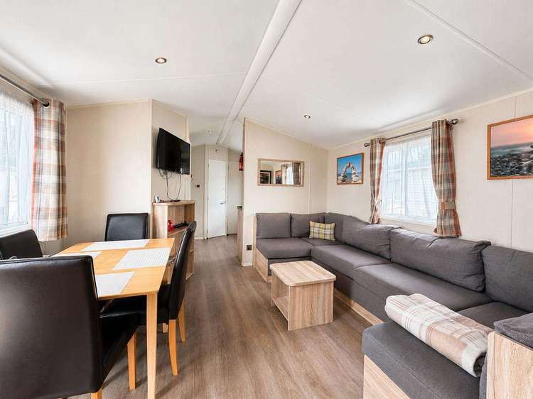 27219SW⭐ – Seawick, 4 bed, 10 berth caravan with C/H and D/G. Ruby rated. Preview 4