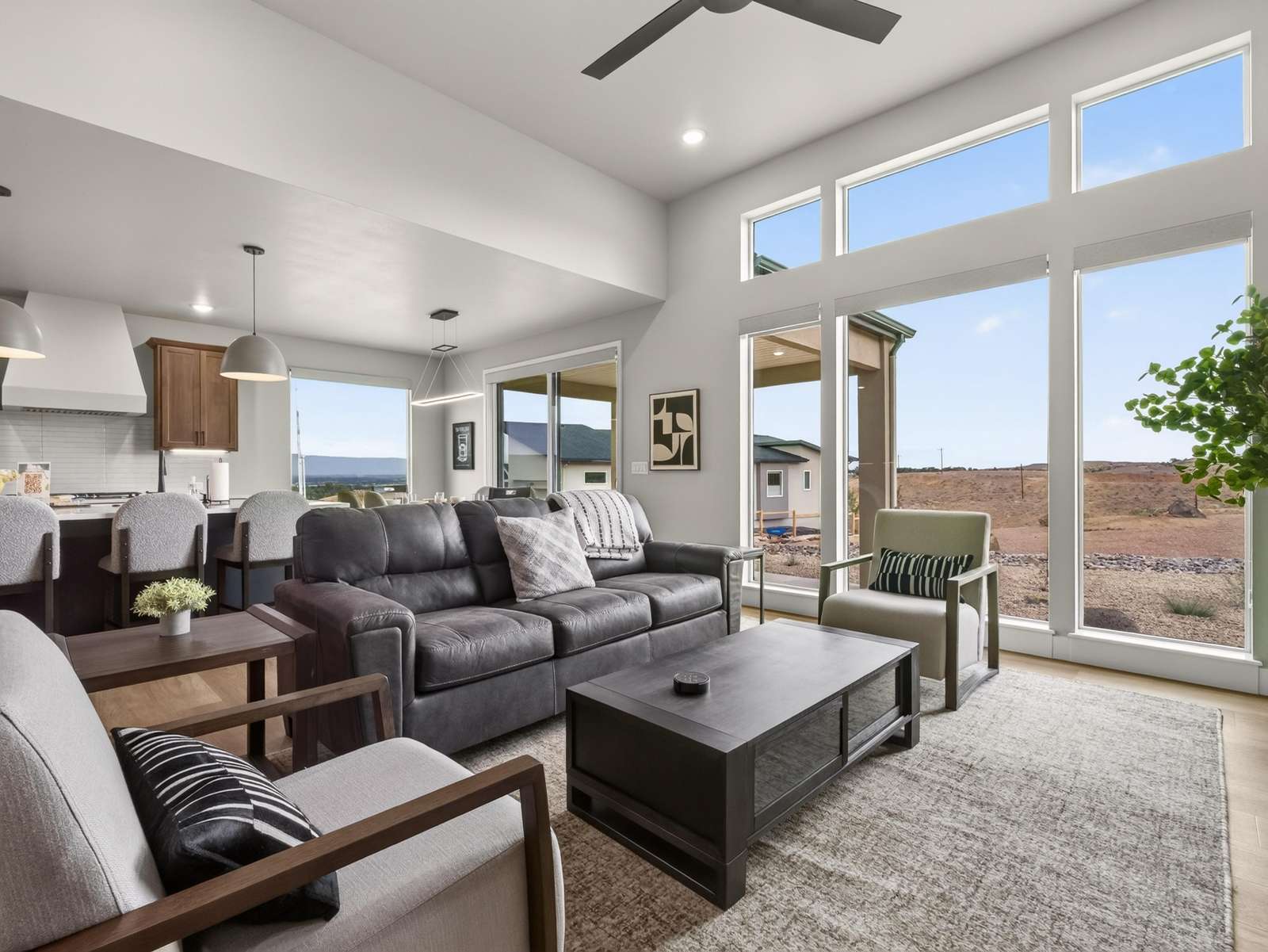 Welcome to Mesa View Modern - property