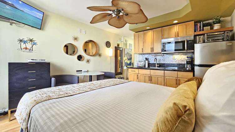 Waikiki Grand Suite 404 Preview 0