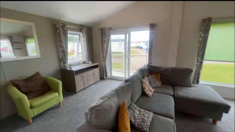 90018BV⛱️ – Benacre View, 2 bed, 4 berth lodge with spacious decking. Platinum rated Preview 4