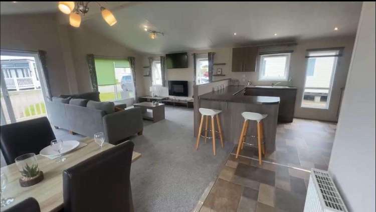 90018BV⛱️ – Benacre View, 2 bed, 4 berth lodge with spacious decking. Platinum rated Preview 1