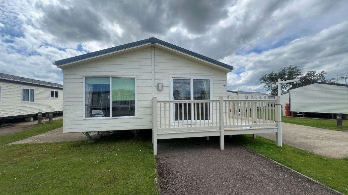 Escape to Kessingland Holiday Park and enjoy a 2 bed, 6 berth lodge perfect for your next family holiday. - property