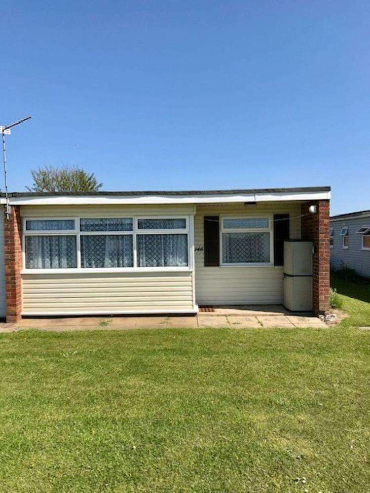 83146S⭐ – 2 bed, 4 berth chalet in Norfolk. Ruby rated. Preview 0