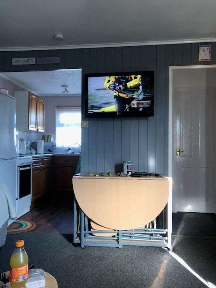 83146S⭐ – 2 bed, 4 berth chalet in Norfolk. Ruby rated. Preview 1