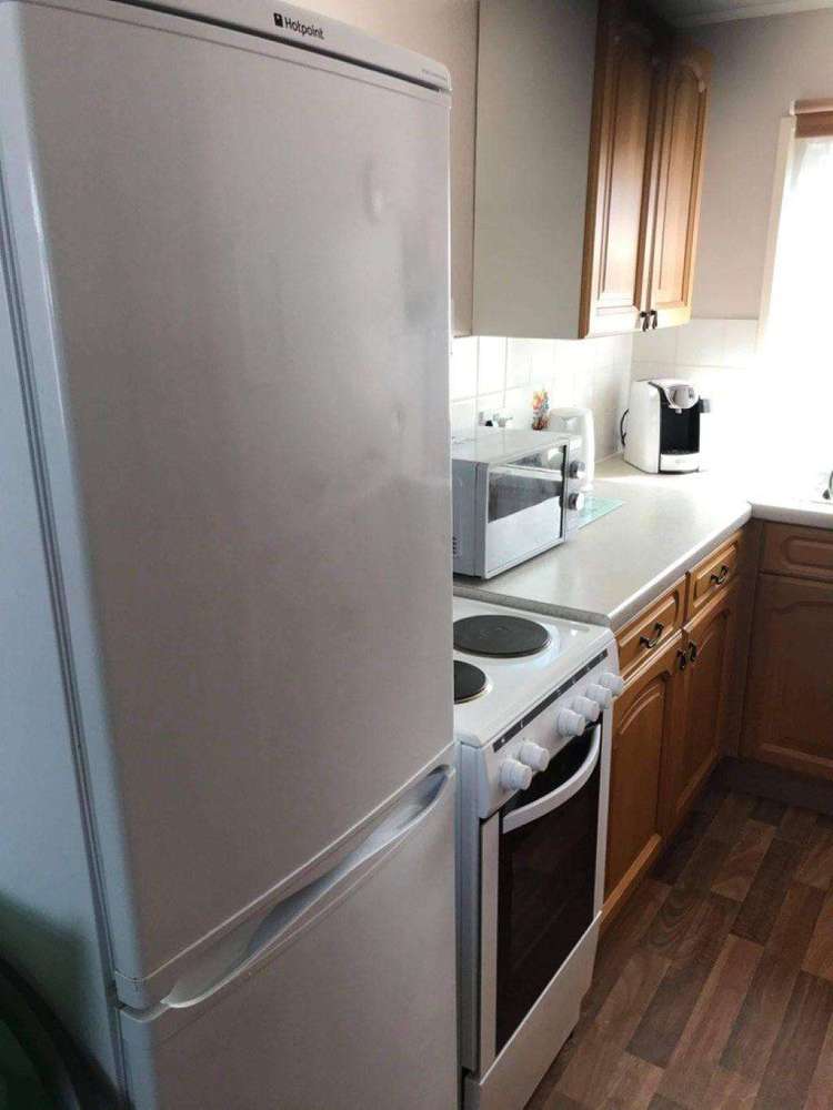 83146S⭐ – 2 bed, 4 berth chalet in Norfolk. Ruby rated. Preview 3