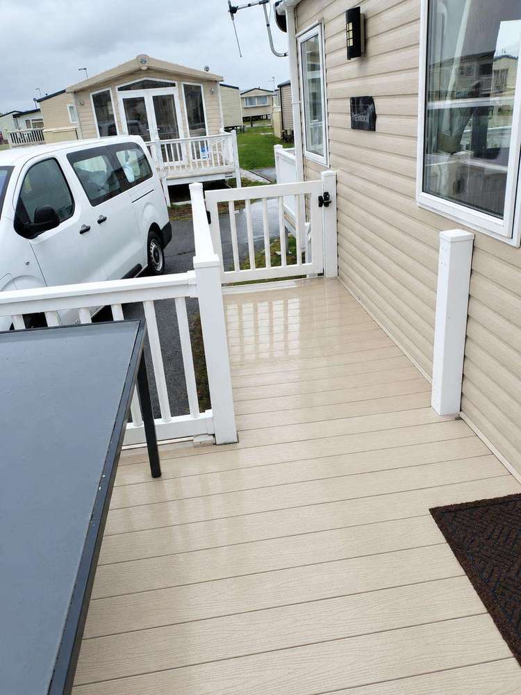 15075F⛱️ – The Fairways area, 3 bed, 6 berth caravan with decking, D/G & C/H. Opal Rated. Preview 2