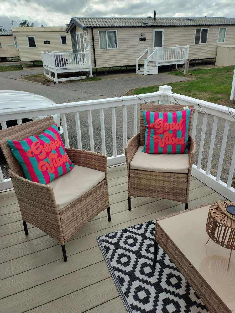 15075F⛱️ – The Fairways area, 3 bed, 6 berth caravan with decking, D/G & C/H. Opal Rated. Preview 4