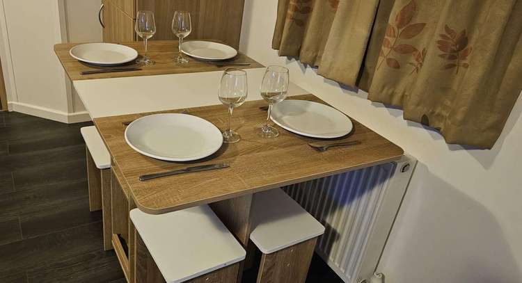 86006W⭐ – Row W, 3 bed 8 berth caravan with scenic mountain views. Ruby rated. Preview 3