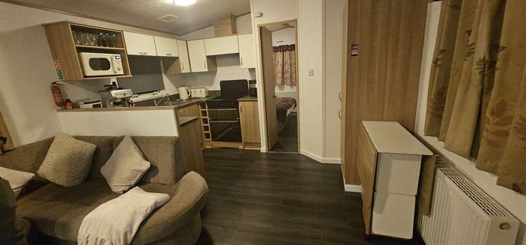 86006W⭐ – Row W, 3 bed 8 berth caravan with scenic mountain views. Ruby rated. Preview 4