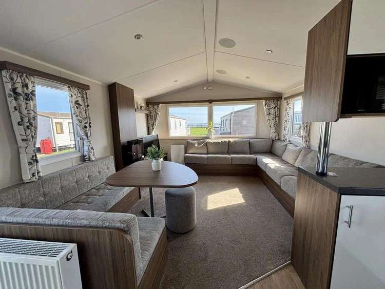 20107BS⭐ – Broadlands, 2 bed, 4 berth caravan with a partial sea view, D/G and C/H. Ruby rated. Preview 2