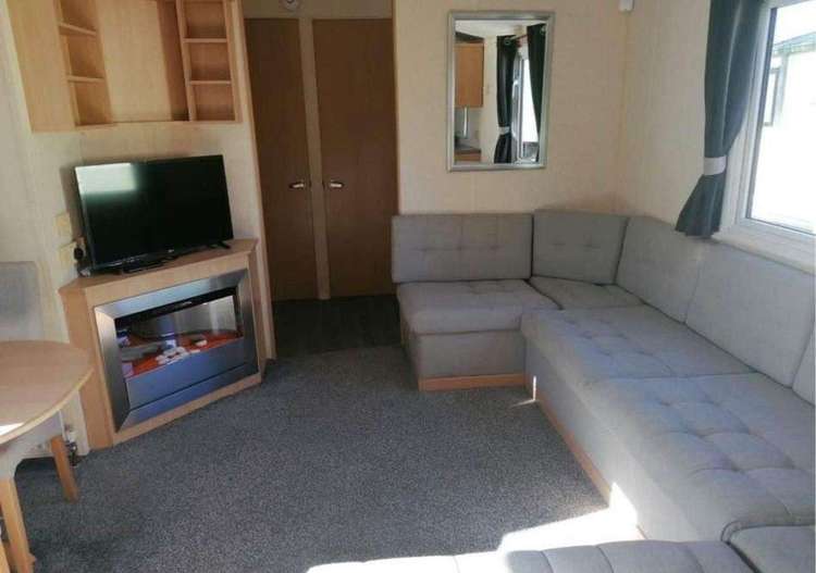 33056S⭐ – Springs, 3 bed, 8 berth caravan with side decking, D/G & C/H. Ruby rated. Preview 2