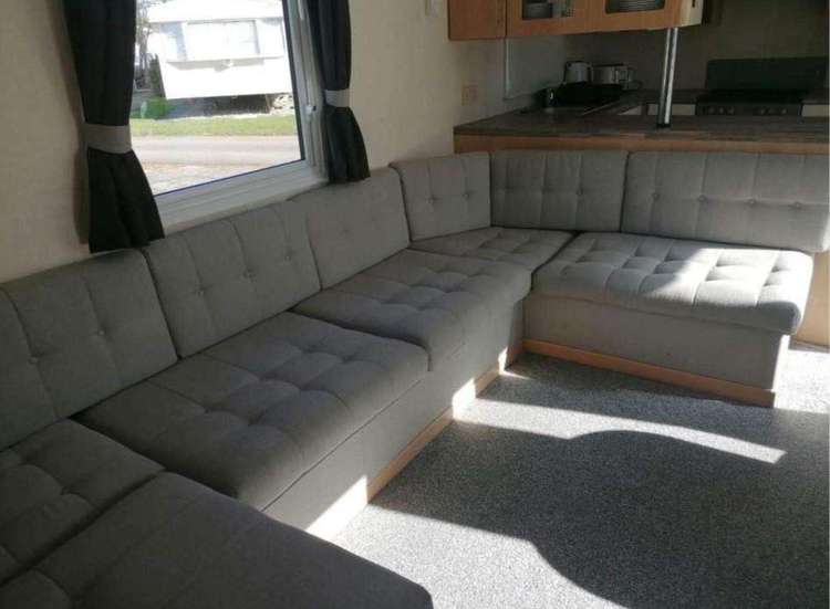 33056S⭐ – Springs, 3 bed, 8 berth caravan with side decking, D/G & C/H. Ruby rated. Preview 3