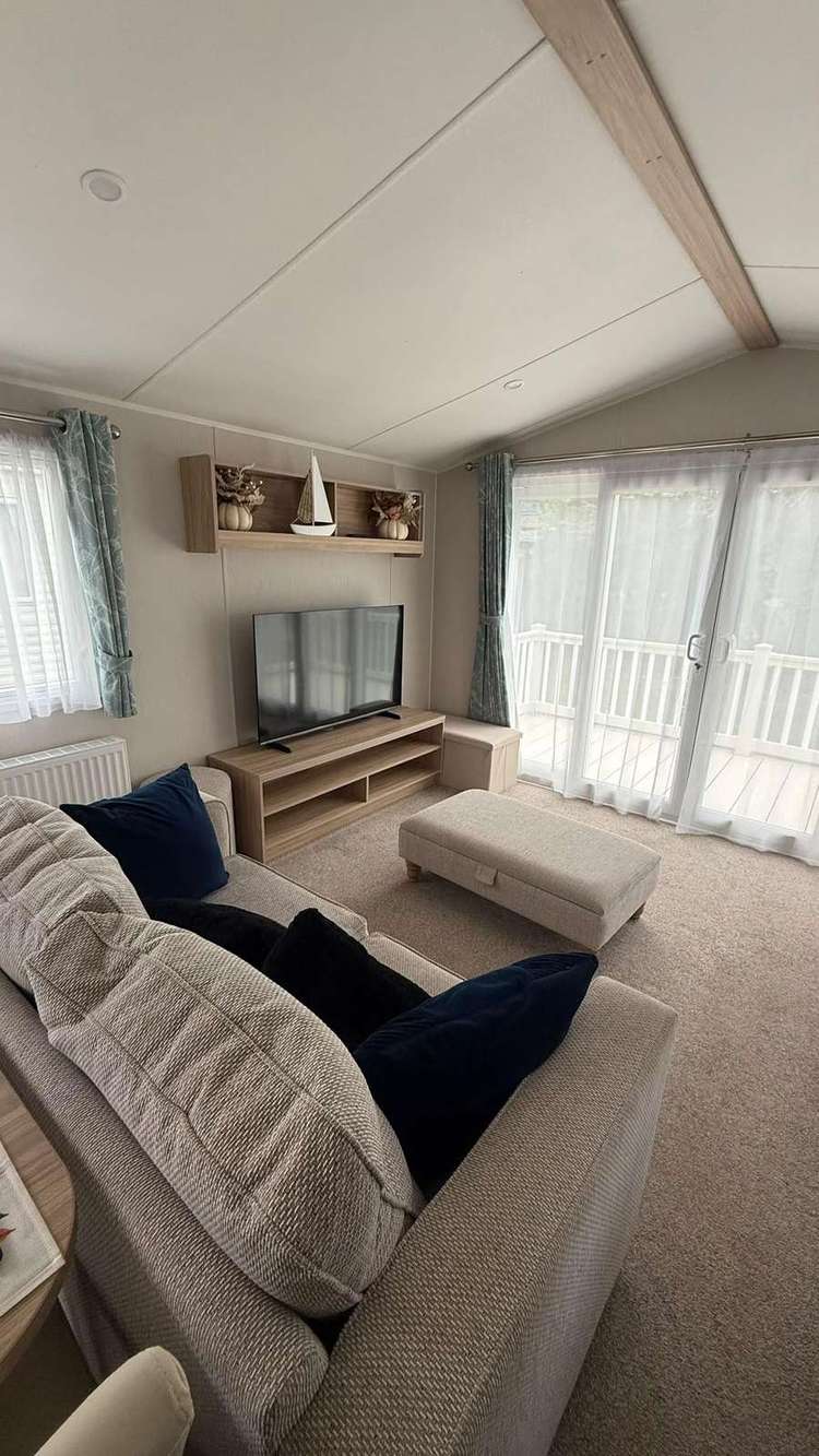 66654NB⭐ – New Beach, 3 bed, 8 berth caravan with front decking, D/G, and C/H. Diamond rated. Preview 2
