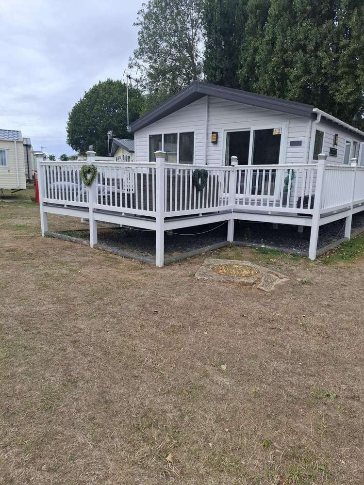 69001P⭐ – Poplars, 2 bed, 6 berth lodge with full-wrap decking. Platinum rated. Preview 0