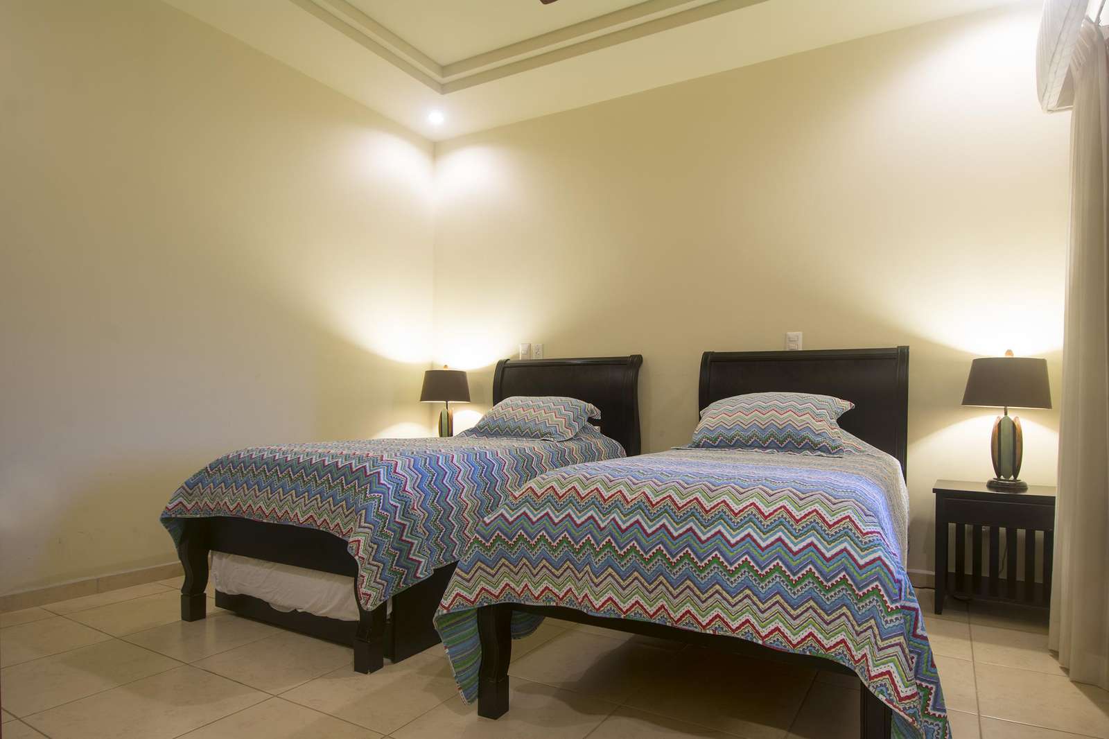 Guest bedroom, two twin beds and 1 trundle bed