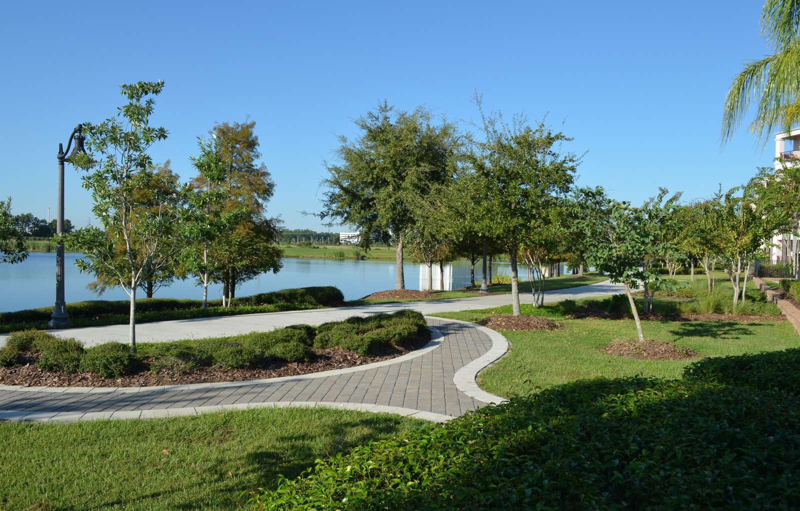 Jogging and walking trails around Lake Cay