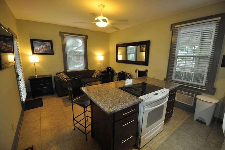 Camellia 1 bdrm apt. at Crescent Moon Villas Preview 0