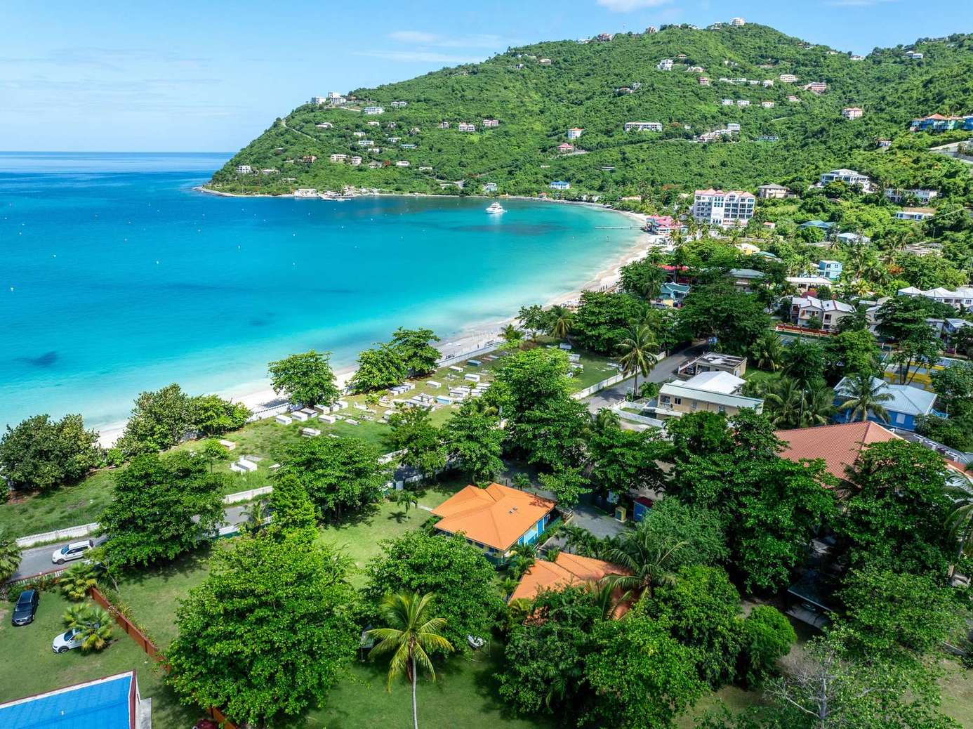 Breathtaking ocean views and lush tropical surroundings