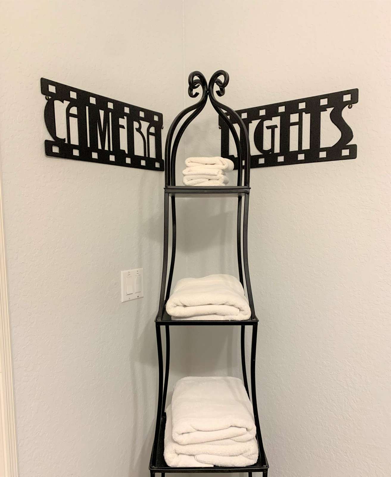 Linen guest bathroom
