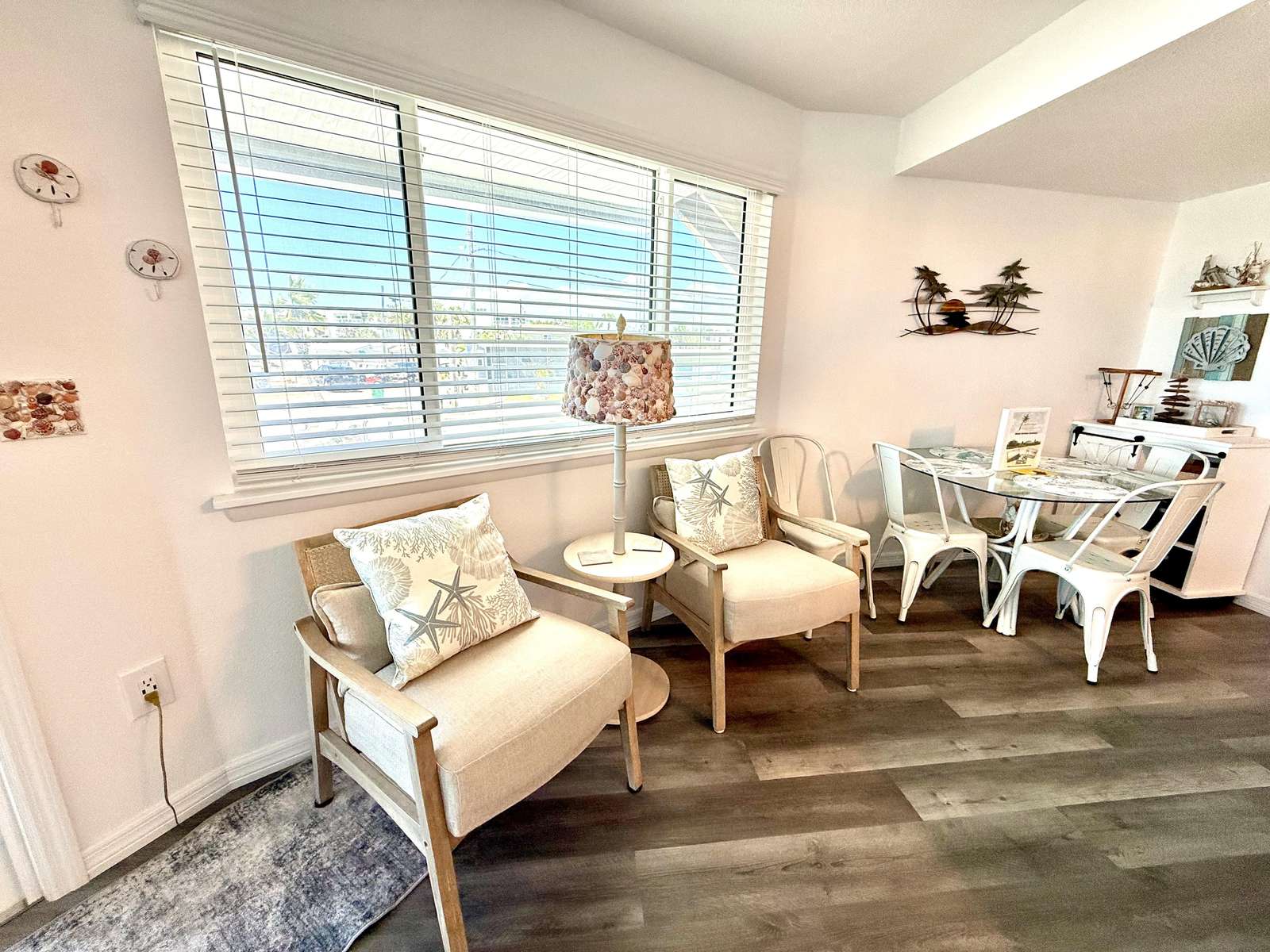 Living Area &amp; Dining Table