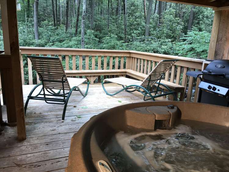 Cozy Creek: Your Mountain Retreat Preview 0