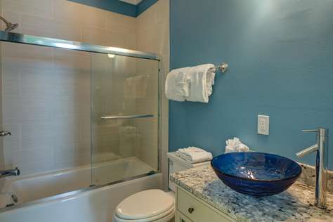 Bedroom 7 & 8 Bathroom