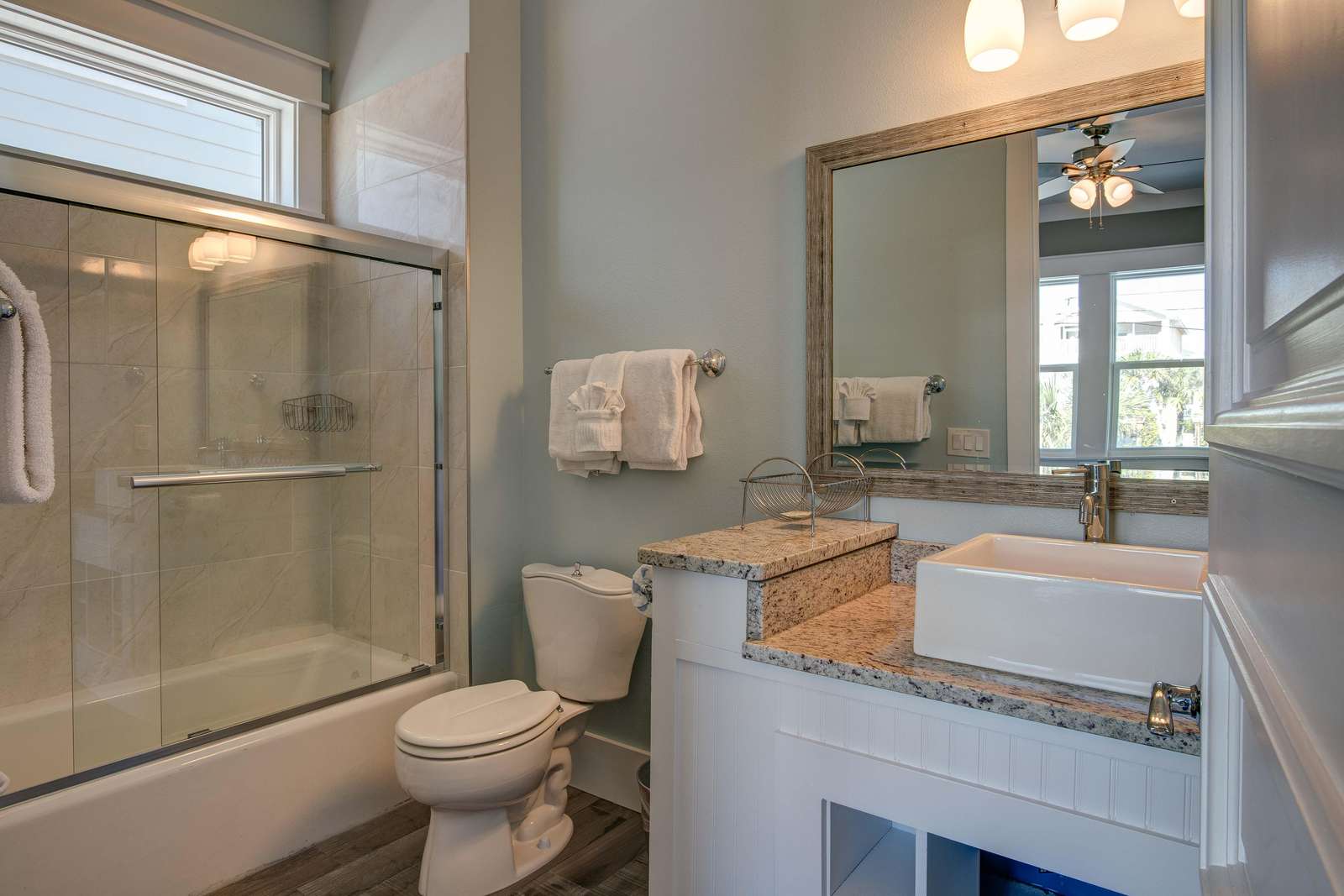 Bedroom 2 - Bathroom