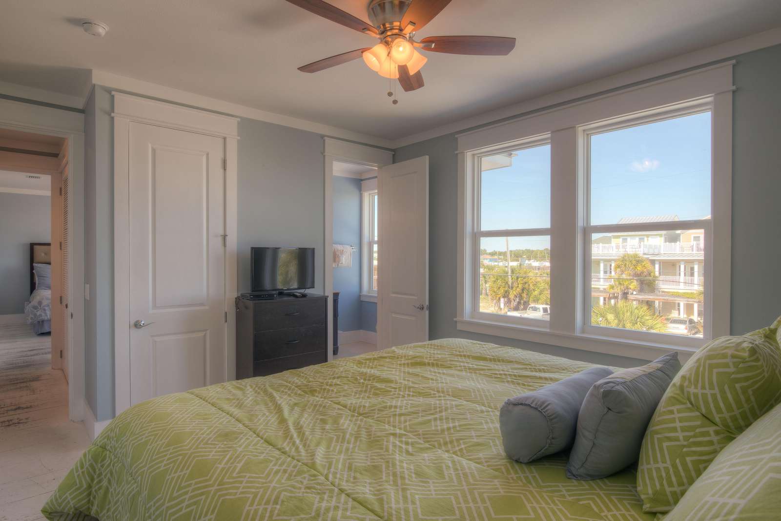 King Bedroom 5 - View 2