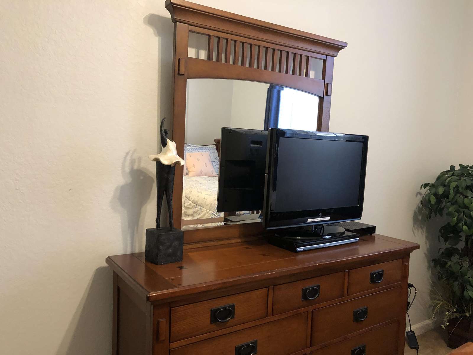 TV and DVD player in guest bedroom