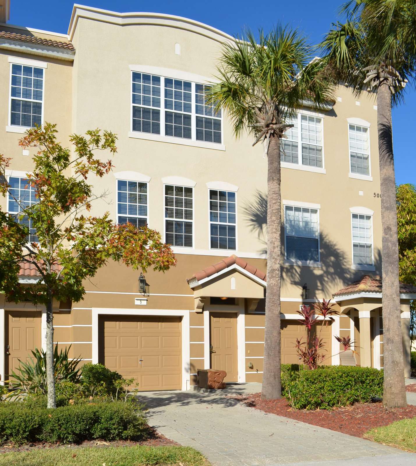 Elegant 3-story townhome @ Vista Cay - Give everyone the space they need! Preview 0