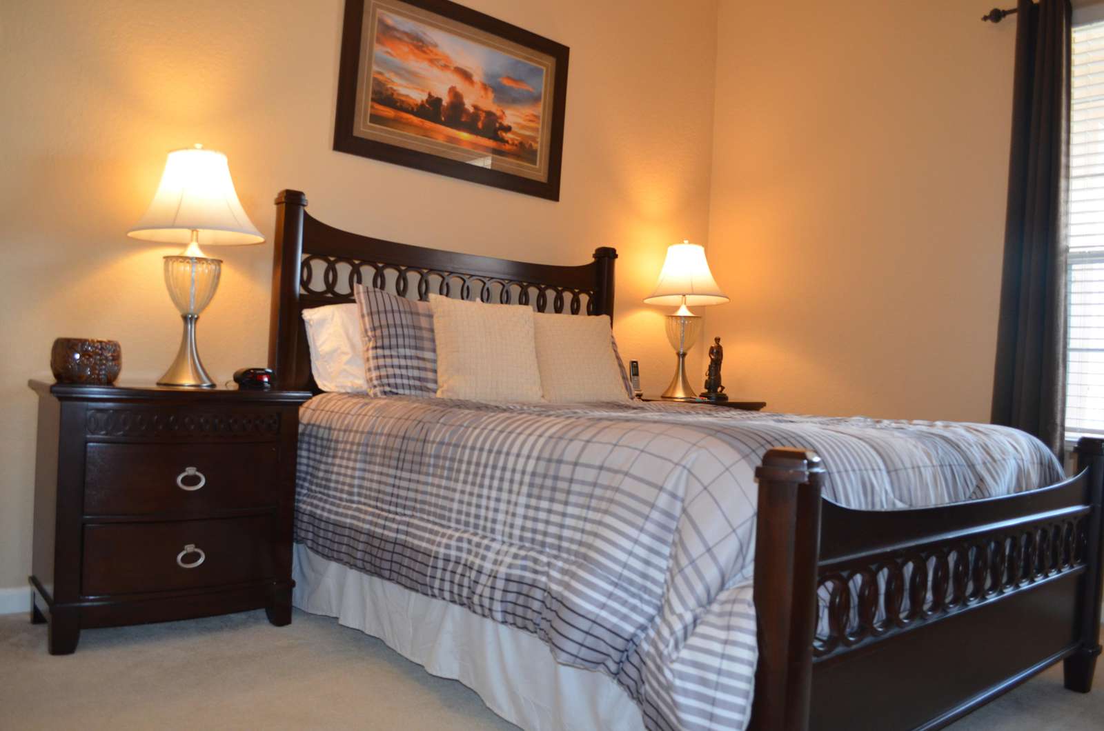 Queen bed in second bedroom