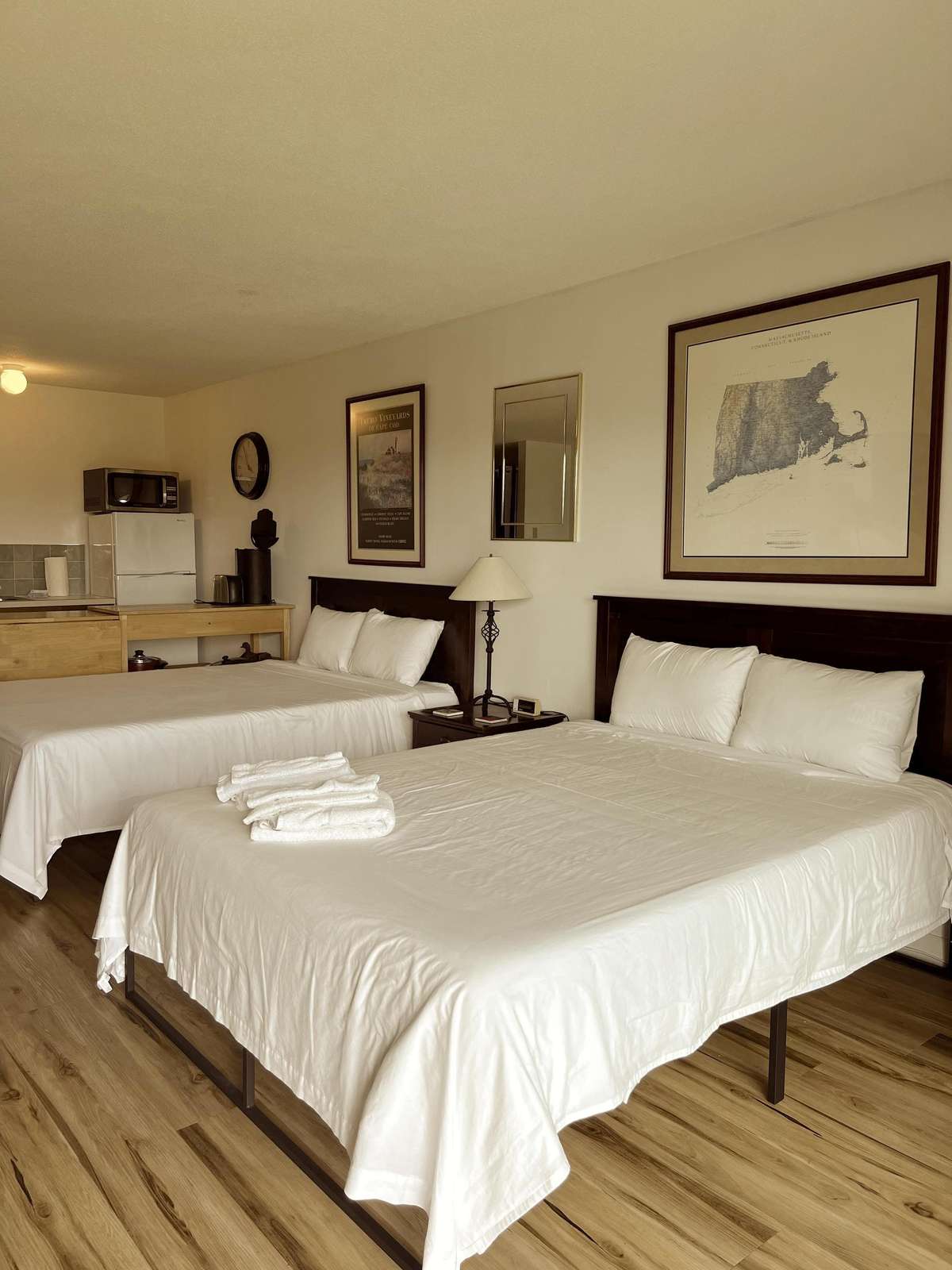 Bright, airy bedroom with cozy twin beds and modern decor - property