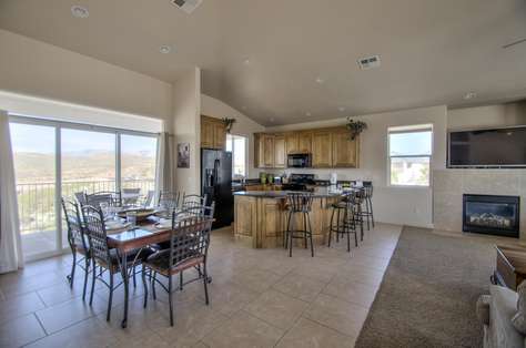 Dining for 6 + Breakfast Bar
