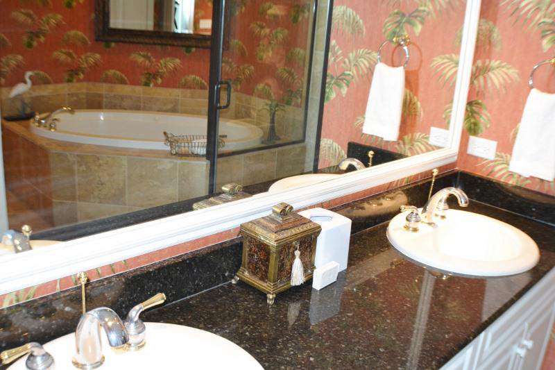 Master bath, double sinks, granite tops, whirlpool tub, stall shower